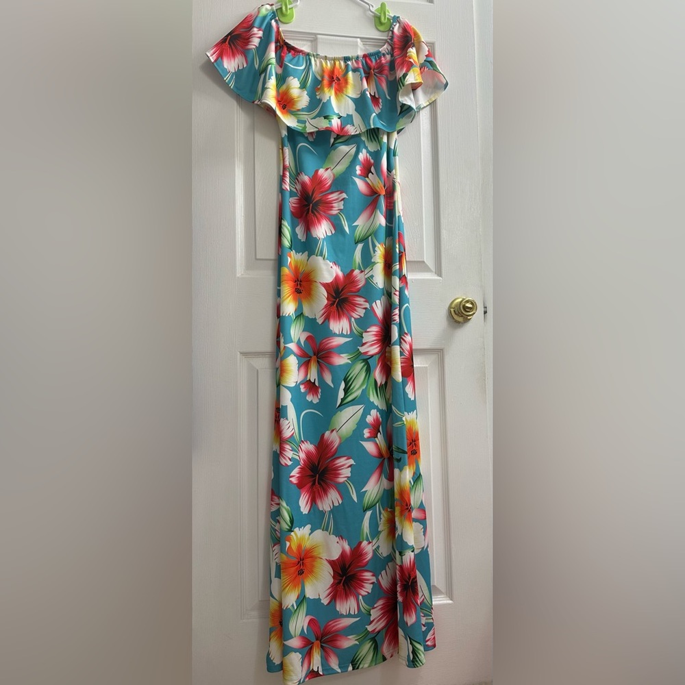 NWOT! Floral Off Shoulder Maxi Dress